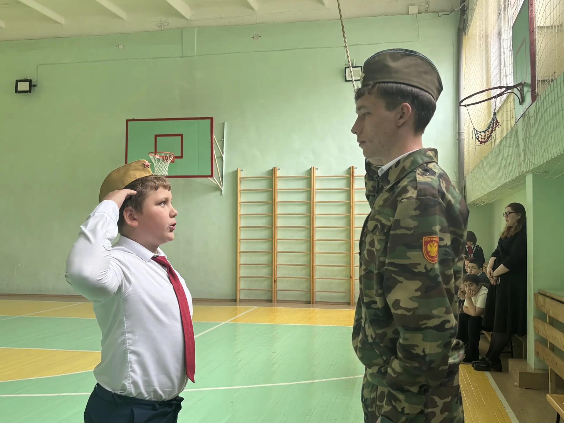 «Равнение на героев!» 🇷🇺