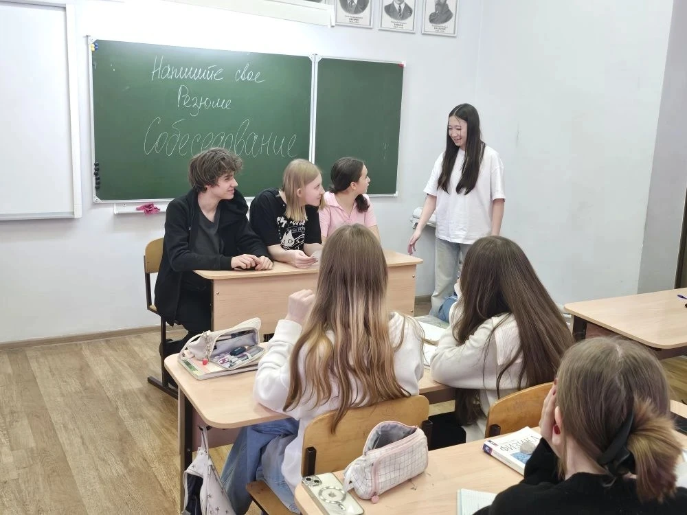 🌿 Мир, Труд, Май! 🌿  К празднику наши ученики подошли творчески и с пользой для будущего: они написа