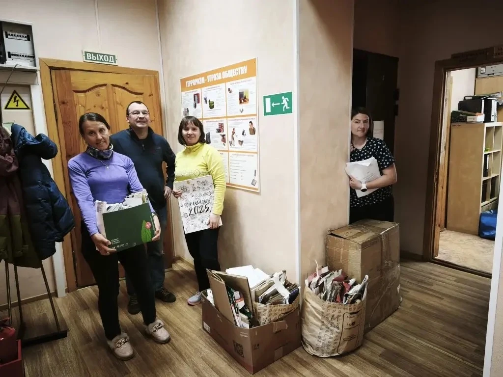 ✅ Наша школа собрала макулатуру

Мы приняли участие в акции «V Единстве Za Победу». Сданную бумагу п