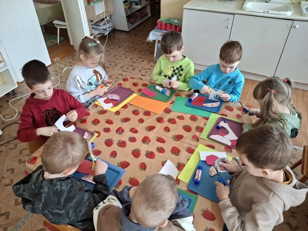 Сегодня, в преддверии Великого праздника - Дня Победы ребята старшей-подготовительной г...