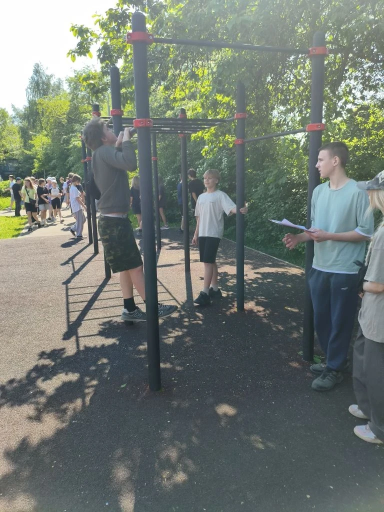 💪День здоровья в школе - праздник хорошего настроения!  В пятницу  в нашей школе был проведен День з