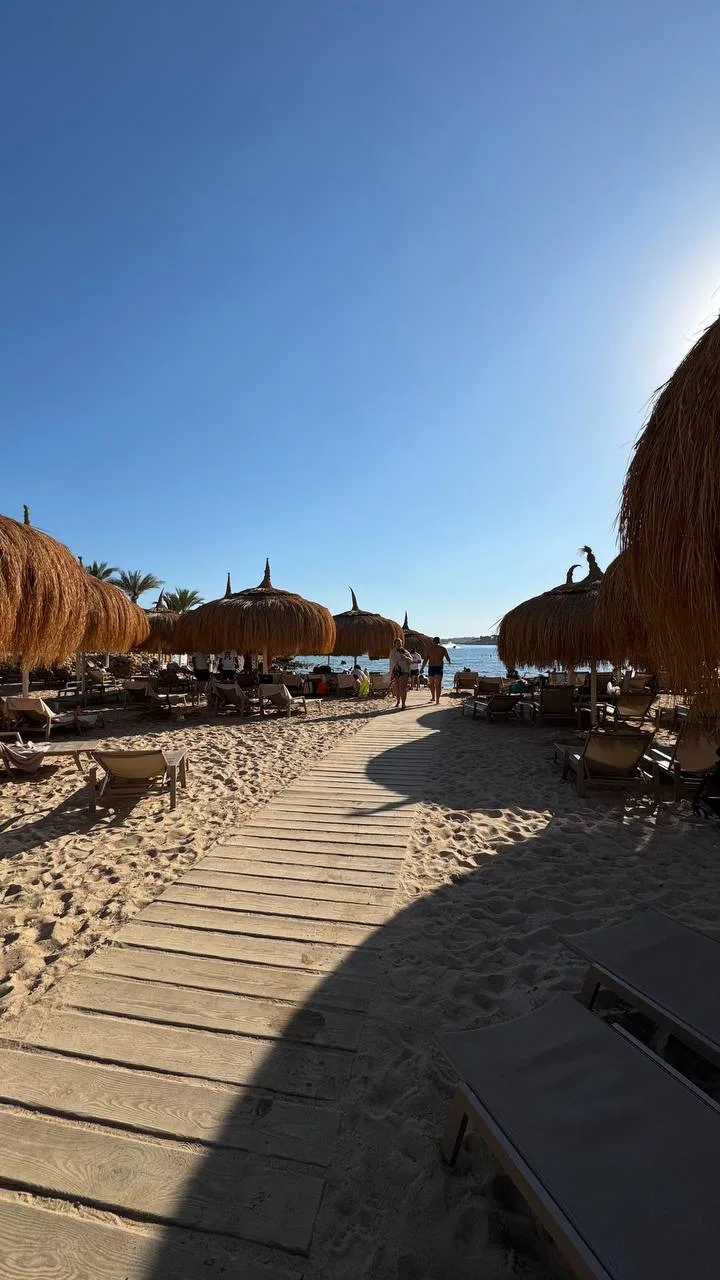Мои туристы сейчас отдыхают в Swissôtel Sharm El Sheikh 5* и присылают такие красивые кадры 😍

И я 