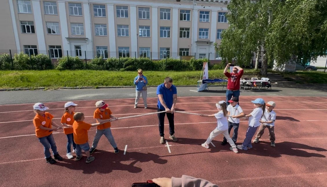 🎉 Команда «Мозаика» осваивает новые вершины: спортивные состязания с народным колорито...