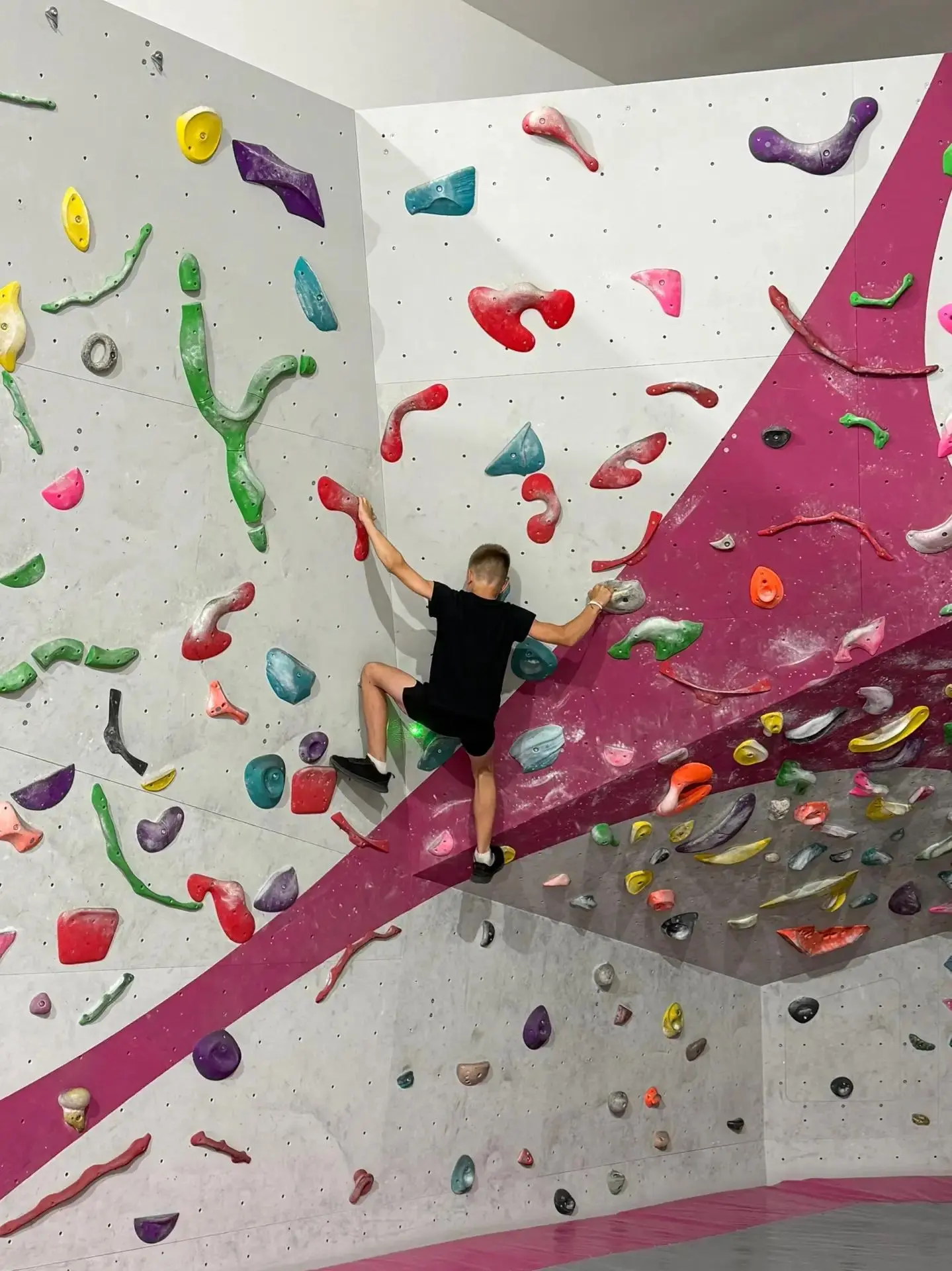 ♎МЕГА✨АКТИВНЫЕ КАНИКУЛЫ🎉
🧗‍♀️ Когда каждый зацеп — это маленькая победа! 🧗‍♂️
А вы знали, что ино