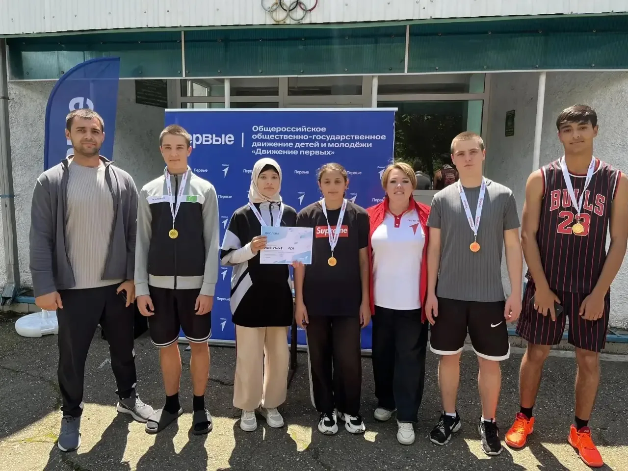 Старшая группа обучающихся нашей школы— первые на «Вызове Первых»!!! 🥇