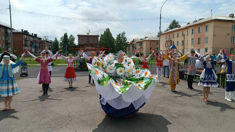 Наш дом – Россия  

Сегодня в сквере «Ясная Поляна» прошла концертная программа «Мой дом – Россия», 