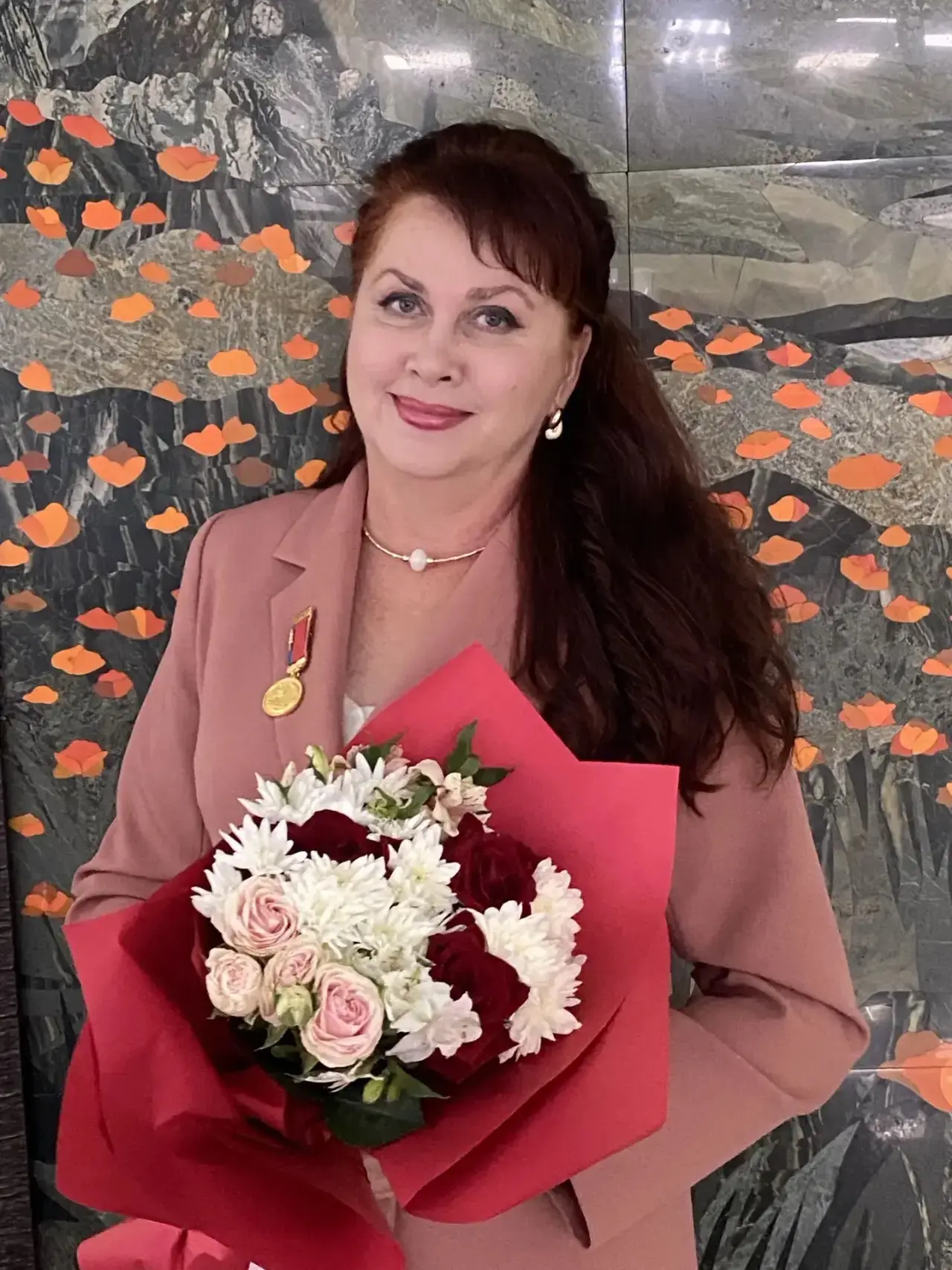 Сердце, отданное детям: Елена Пасько удостоена медали «За заслуги в труде»