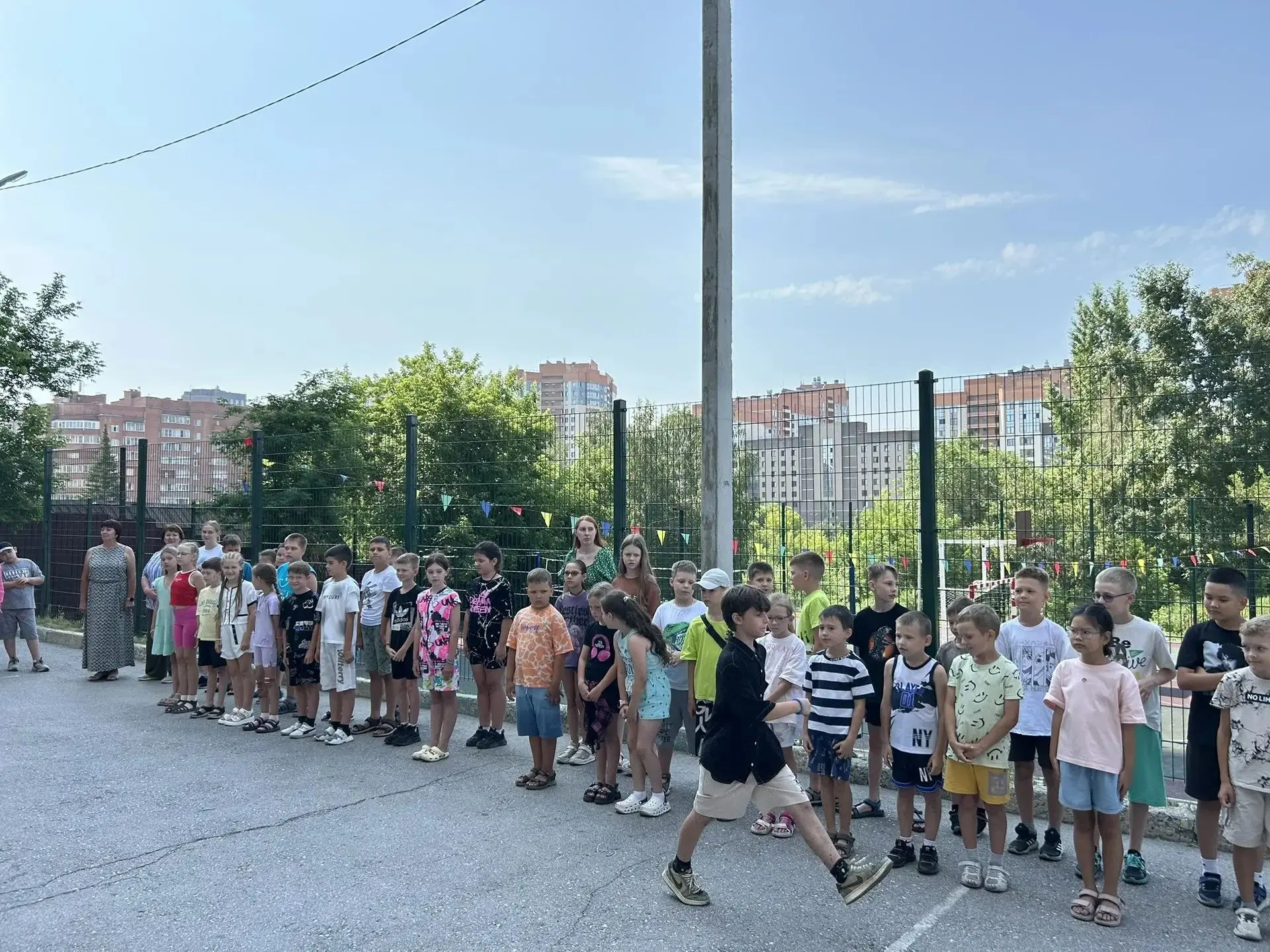 🎉 Сегодня в нашей школе состоялось торжественное закрытие лагерной смены!
