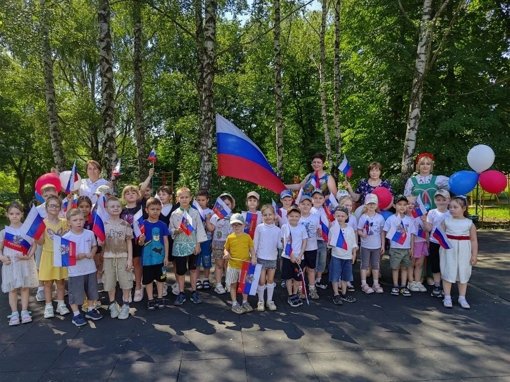 12 июня в нашей стране отмечается День России. Это праздник свободы, мира и добра. День...