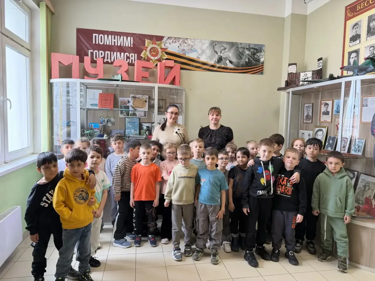 Сегодня  воспитанники из дошкольного отделения "Чебурашка" отправились в увлекательное путешествие в