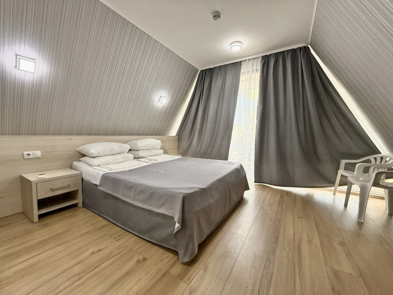 🏡Коттеджи - отдельно стоящие домики.