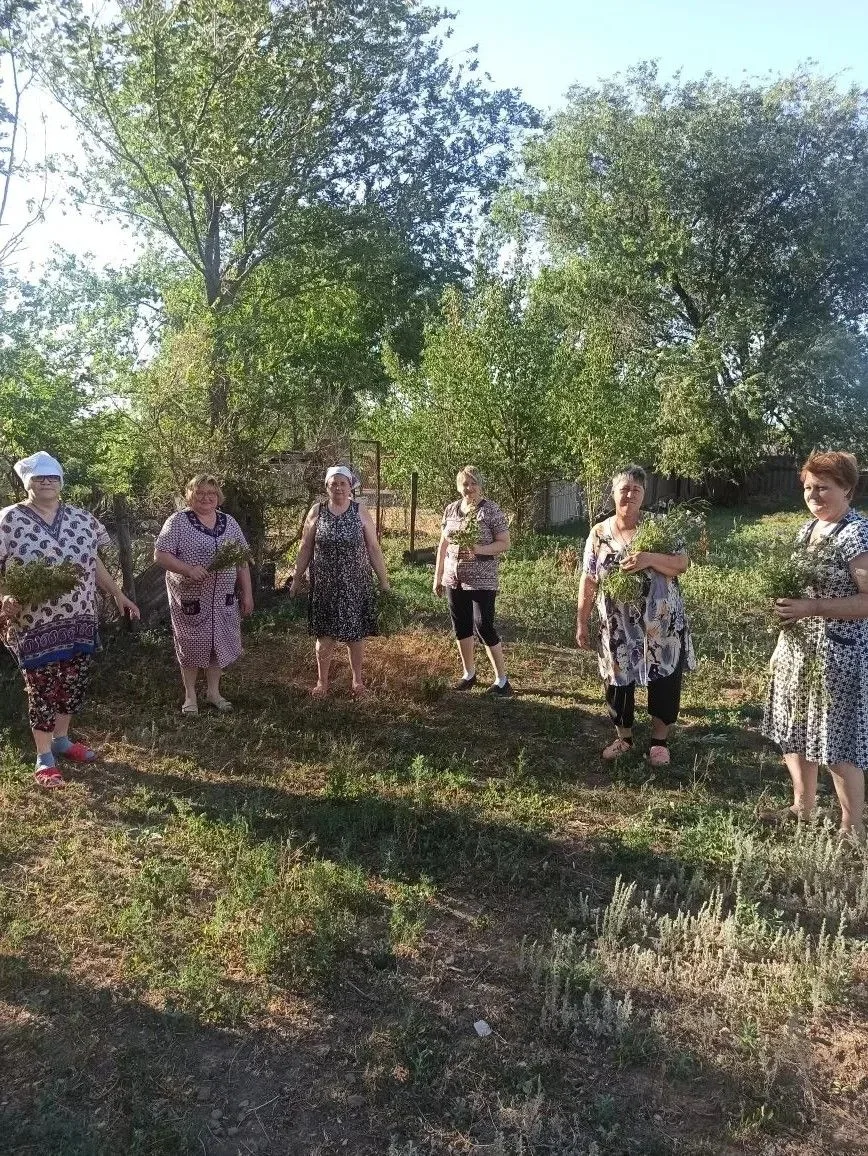 ✨ Тепло и забота в праздник Святой Троицы ✨
31 мая, в светлый праздник Святой Троицы, сотрудники отд
