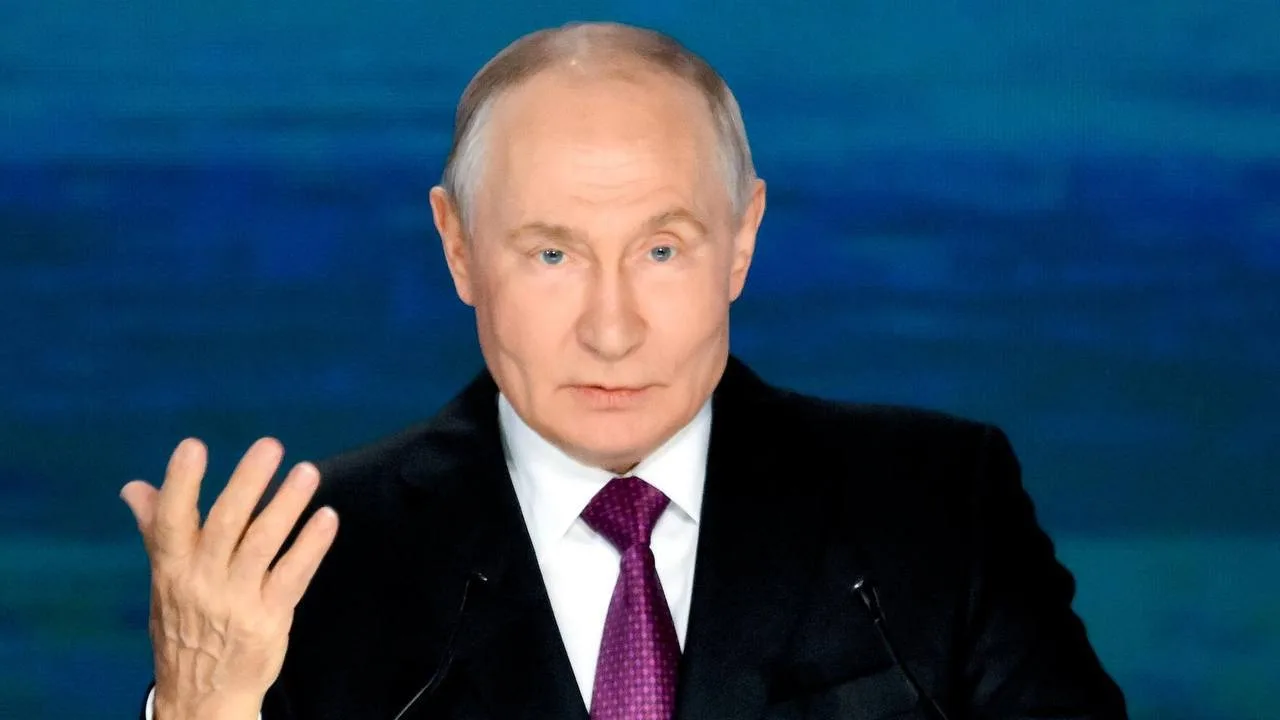 Владимир Путин сегодня в 18:00 по московскому времени выступит с обращением к гражданам...