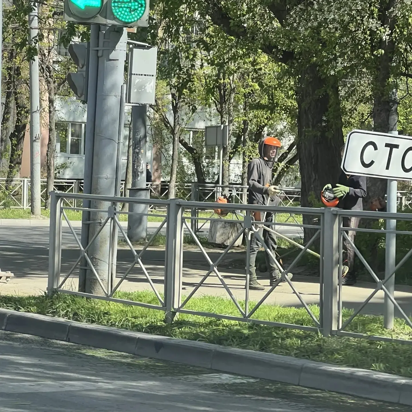 🚧 Рабочие выходные сотрудников дорожных служб  Сотрудники АО «Город» трудятся в полном рабочем режим
