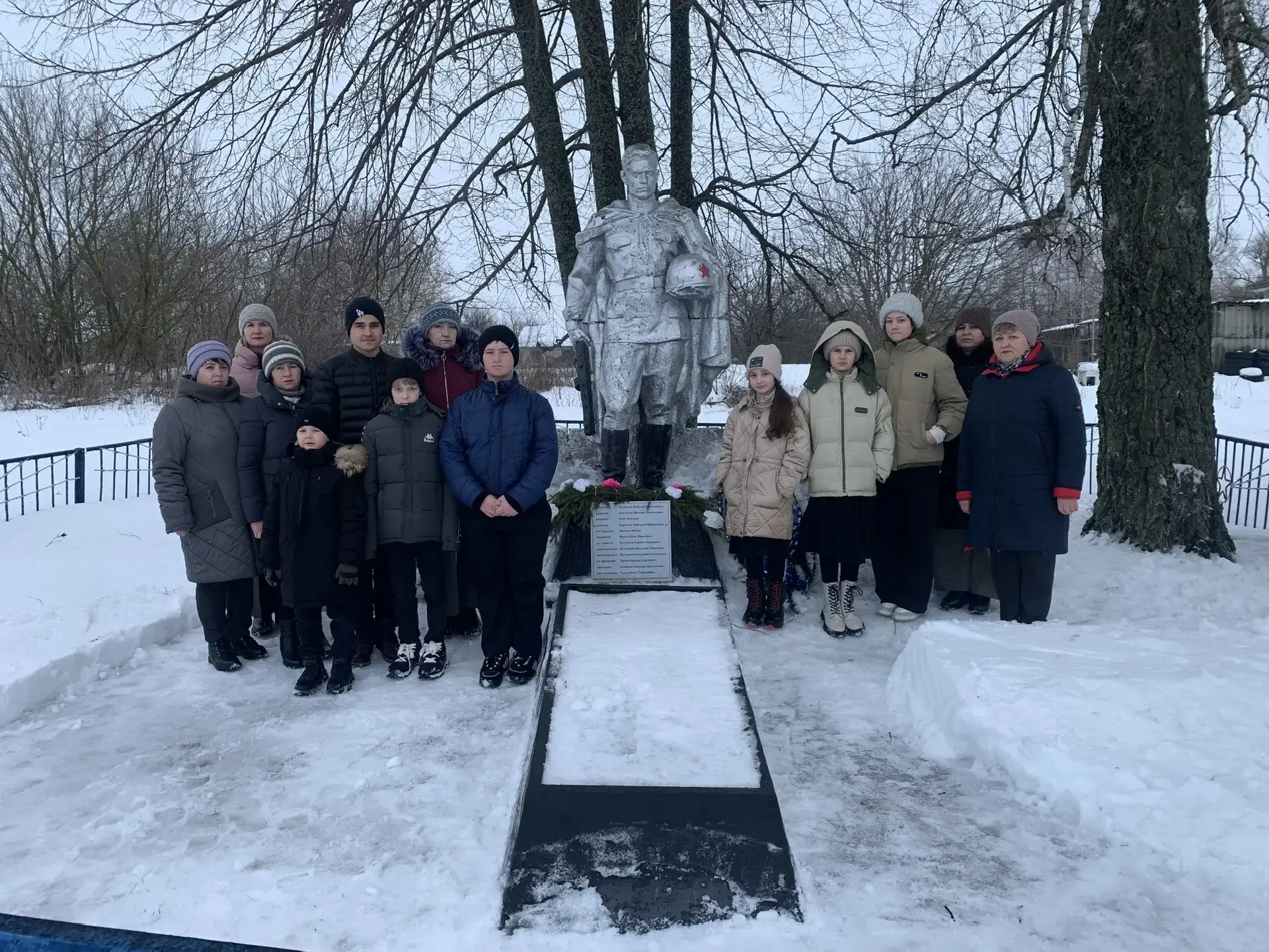 Торжественный митинг, посвященный освобождению населенных  пунктов микрорайона Внуковск...