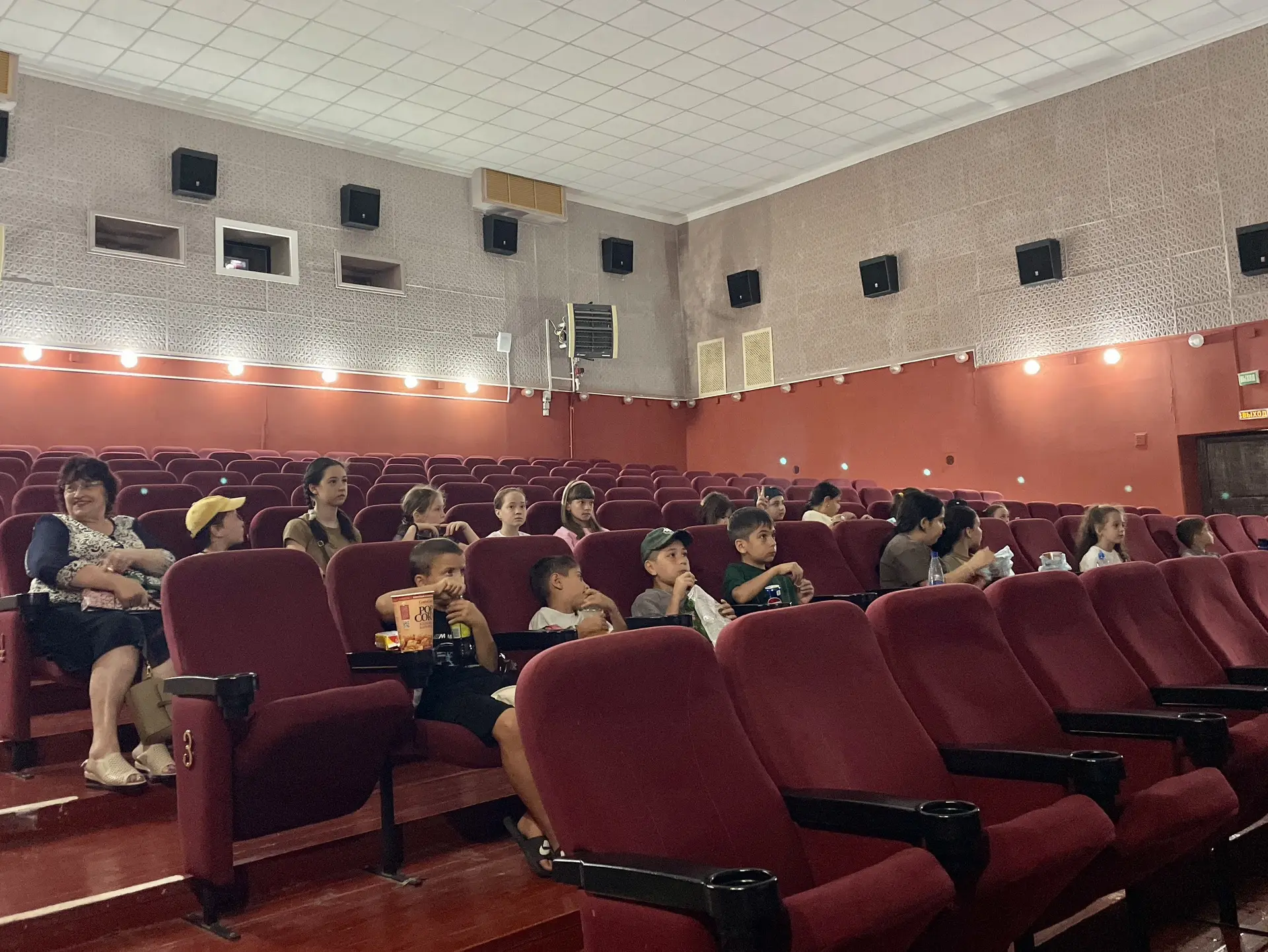 🎬 Кино как повод для важного разговора

Поход с детьми на мультфильм «Папа, купи пёсика» стал не пр