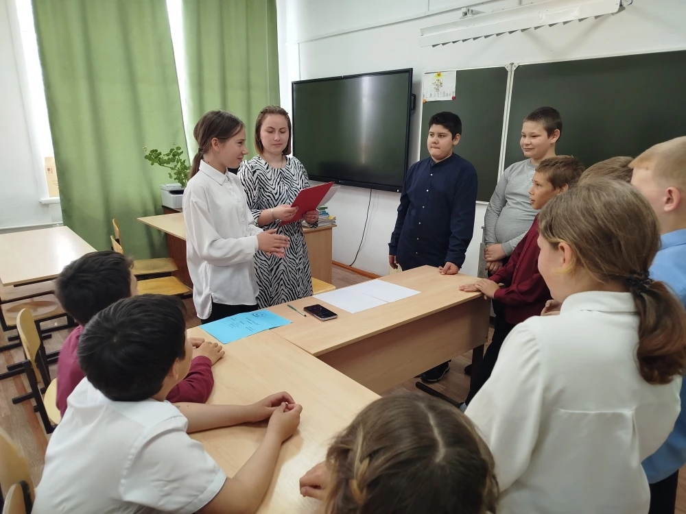 25 мая в нашей школе состоялось яркое и запоминающееся событие — квест-игра «Класс#ВместеДружба». В 