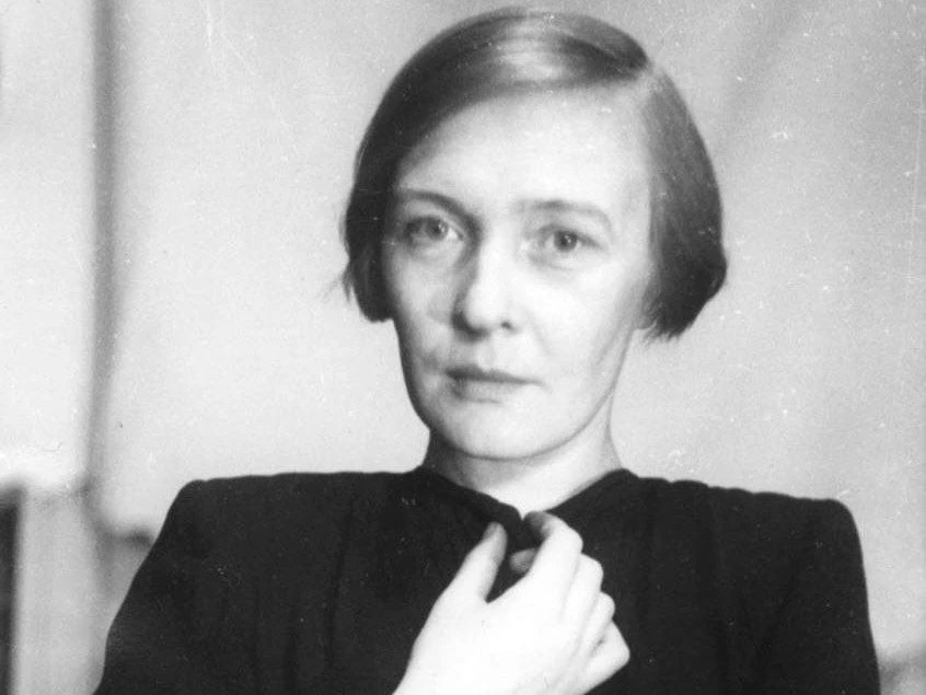 Вынули душу, копались в ней вонючими пальцами, плевали в нее, гадили, потом сунули ее о...