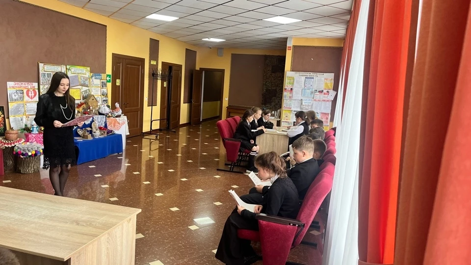 📚 В СДК пос. Центрального прошла викторина «Традиции народов России».   Ребята в игровой форме позна