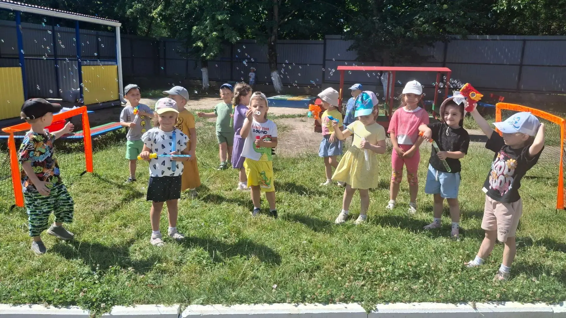Рубрика "ВЕСЁЛОЕ ЛЕТО"
В группе «Мишка» прошёл «День ветра»🍃

Сегодня наши воспитанники превратилис