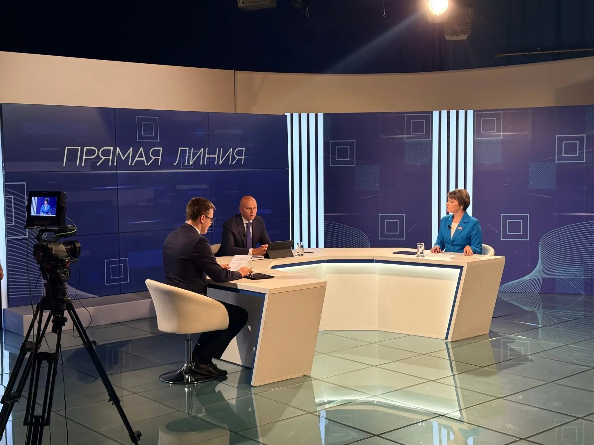 Алексей Беспрозванных провёл прямую линию. Приводим главные заявления губернатора.