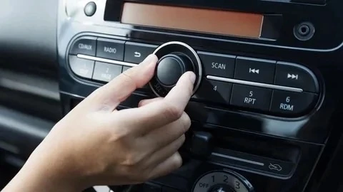 В Вейделевском округе запустили оповещение об атаках дронов на волне 89,4 FM. 
 
Теперь жители могут