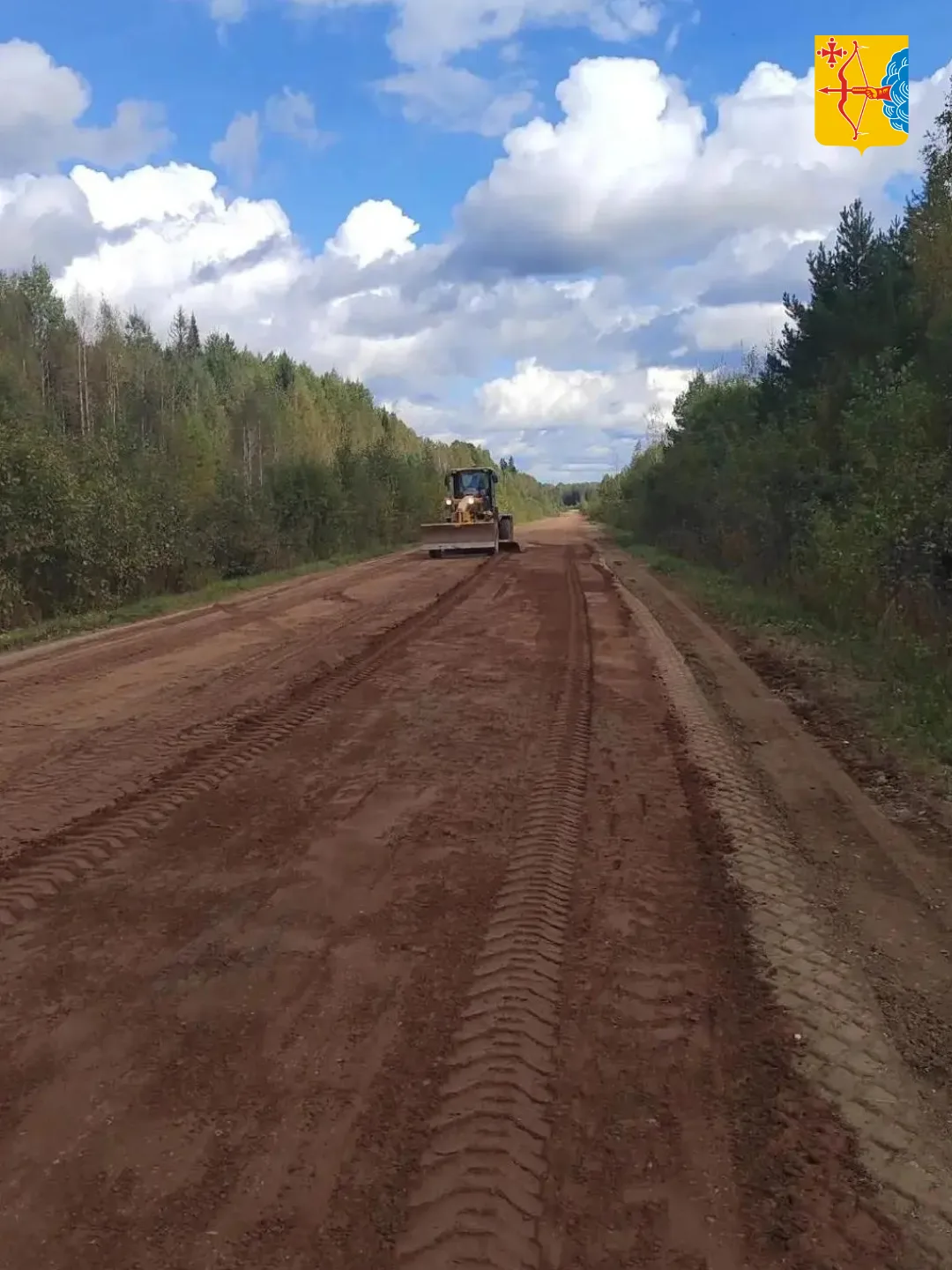 🚜 В Кировской области продолжают восстанавливать дороги с переходным типом покрытия. Д...