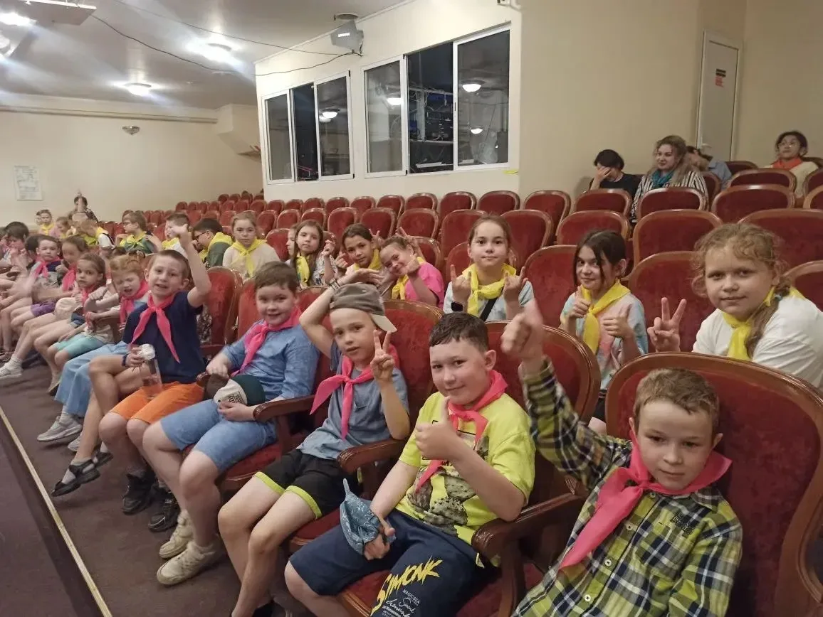 «Путешествие в Светофорию» совершили 8 июня ребята 1-го и 2-го отрядов школьного лагеря...