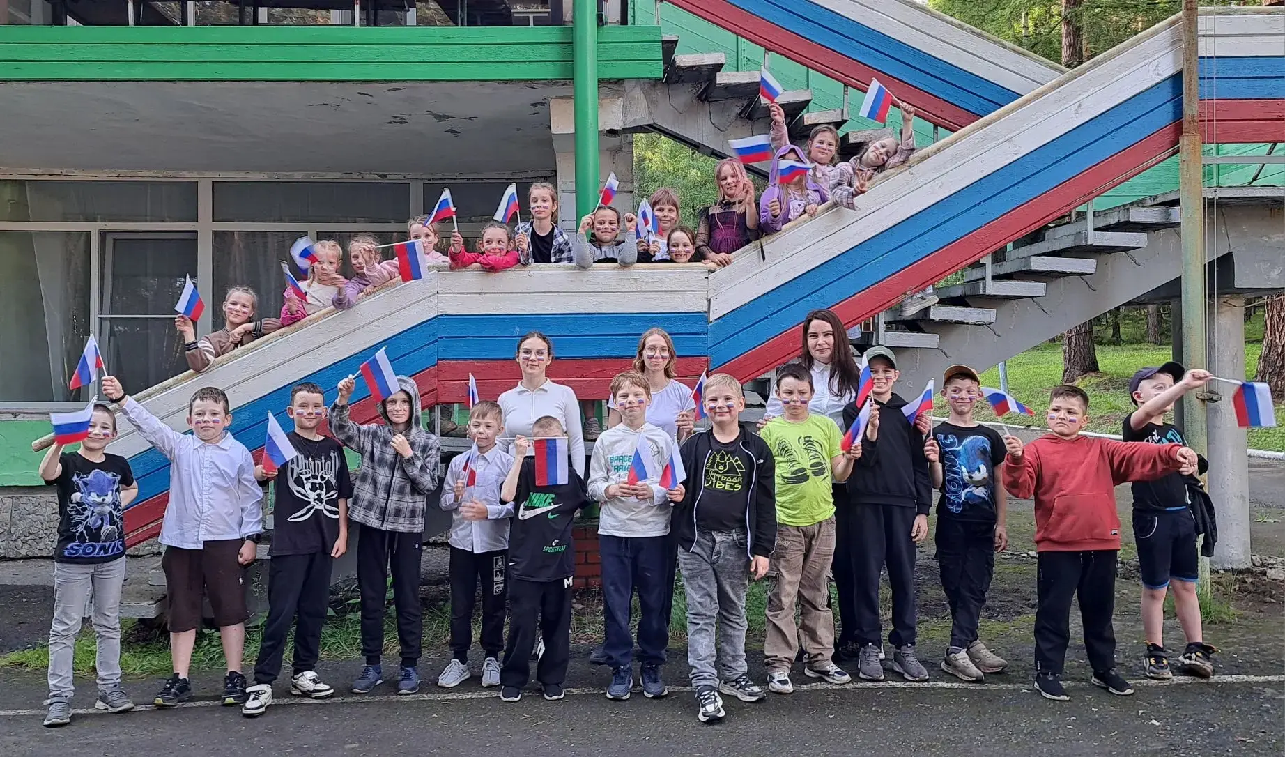 Возвращаемся к поздравлениям в этот замечательный праздник!