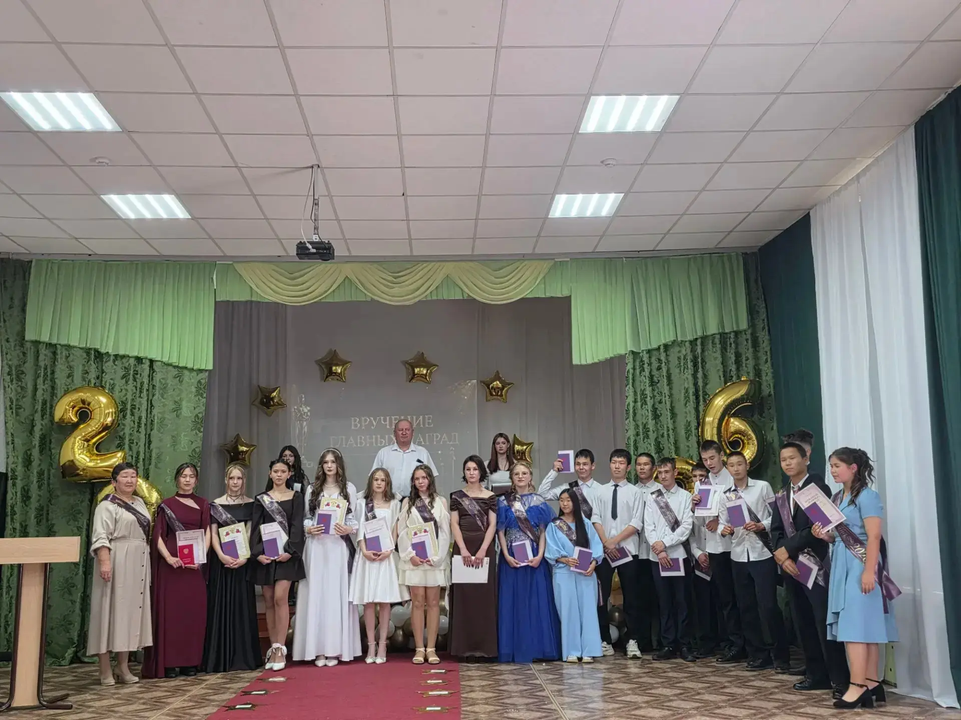 💫💫💫 В этом году прощание с девятым классом в нашей школе вышло за рамки традиционного вечера и пр