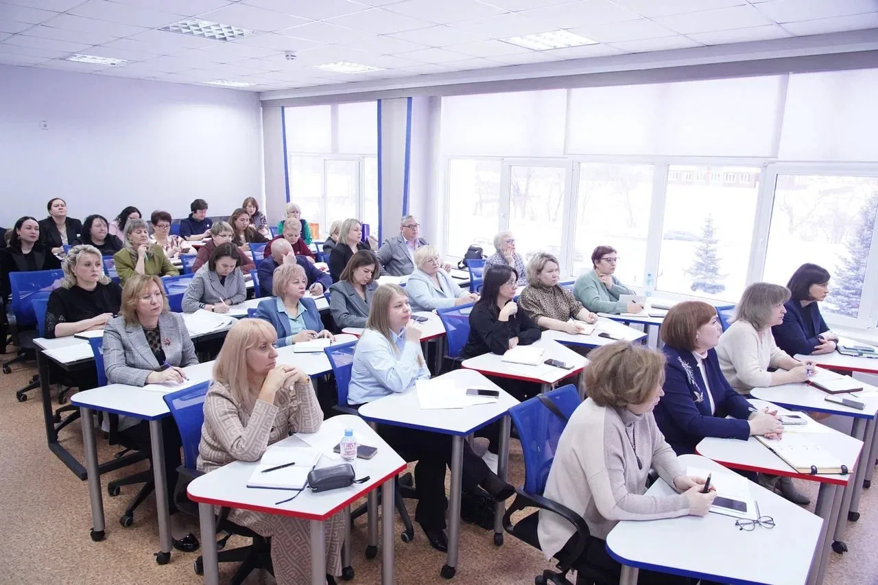 В Институте развития образования Кузбасса открыла совещание руководителей муниципальных органов упра