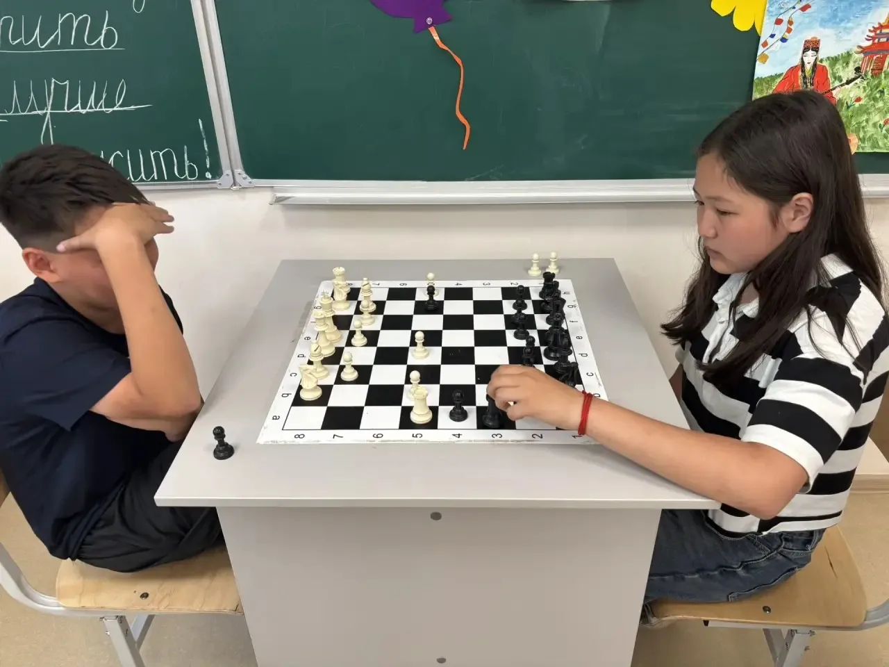 Шахматный турнир в лагере ♟️

Недавно в нашем летнем пришкольном лагере прошёл напряжённый шахматный