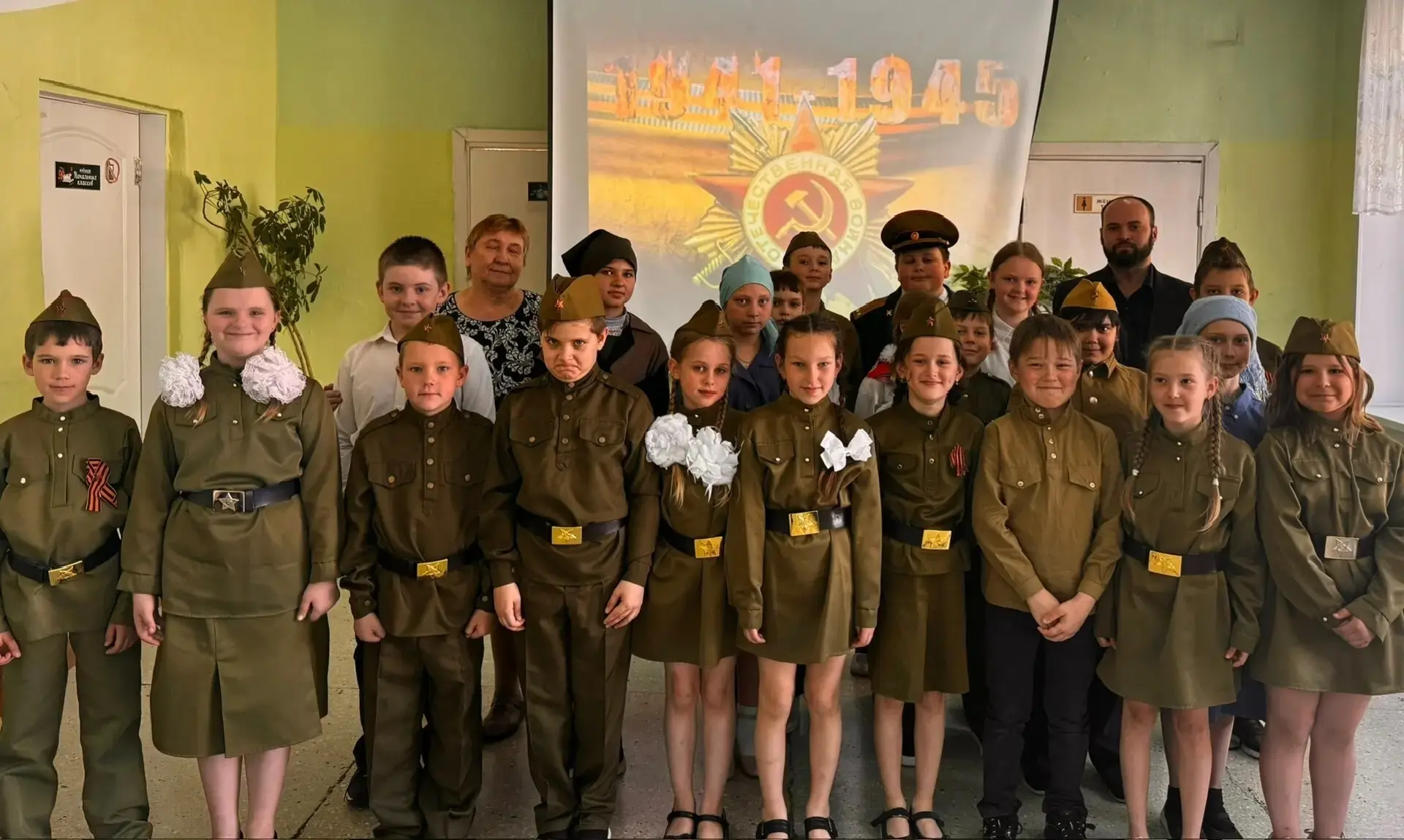 🎭 Отличные новости из нашего школьного театра! 🌟