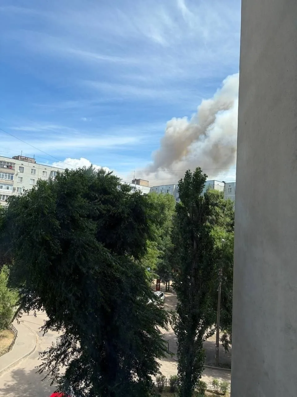 Взрывы в Воронеже, поднимаются столбы дыма