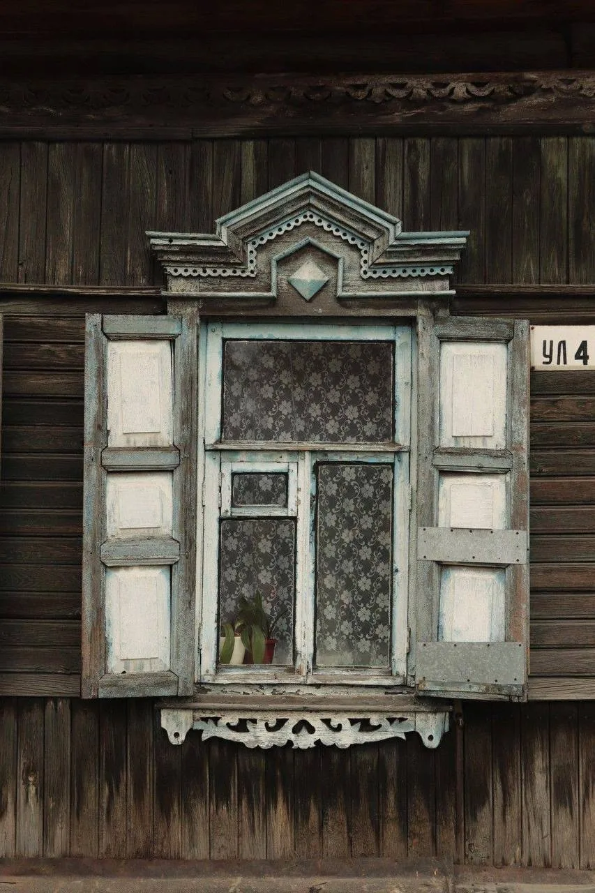 Не выноси сор из избы.