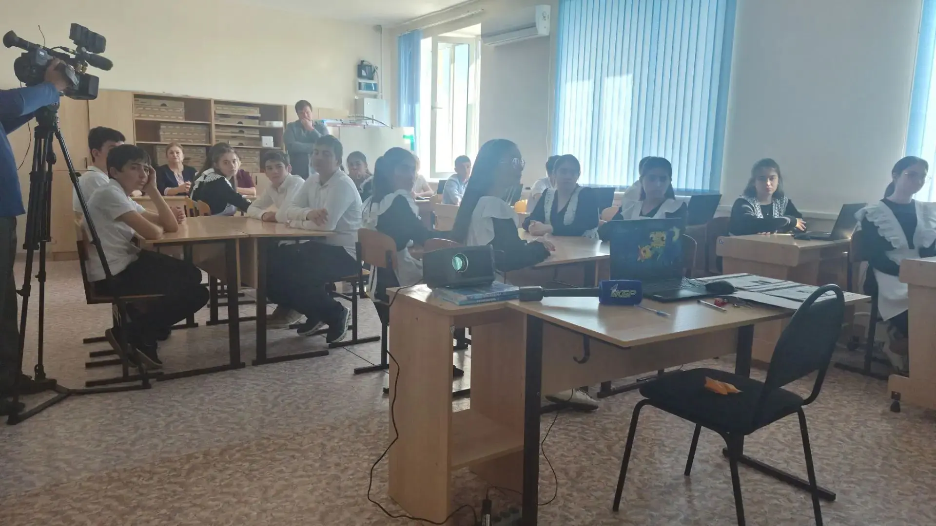 У учеников второй школы Карагача сегодня очередной Урок цифры