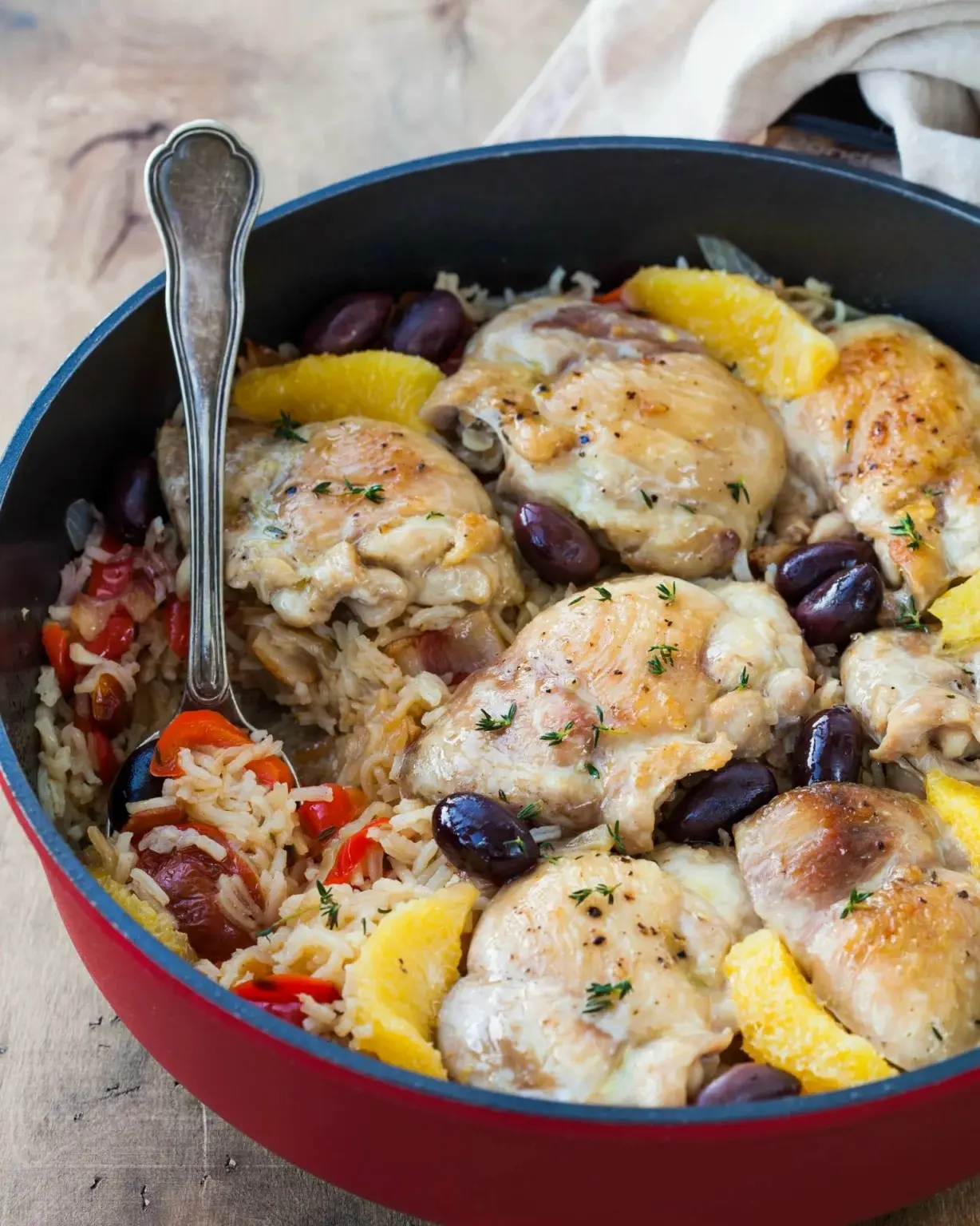 КУРИЦА С РИСОМ,ОЛИВКАМИ И СЛАДКИМ ПЕРЦЕМ
