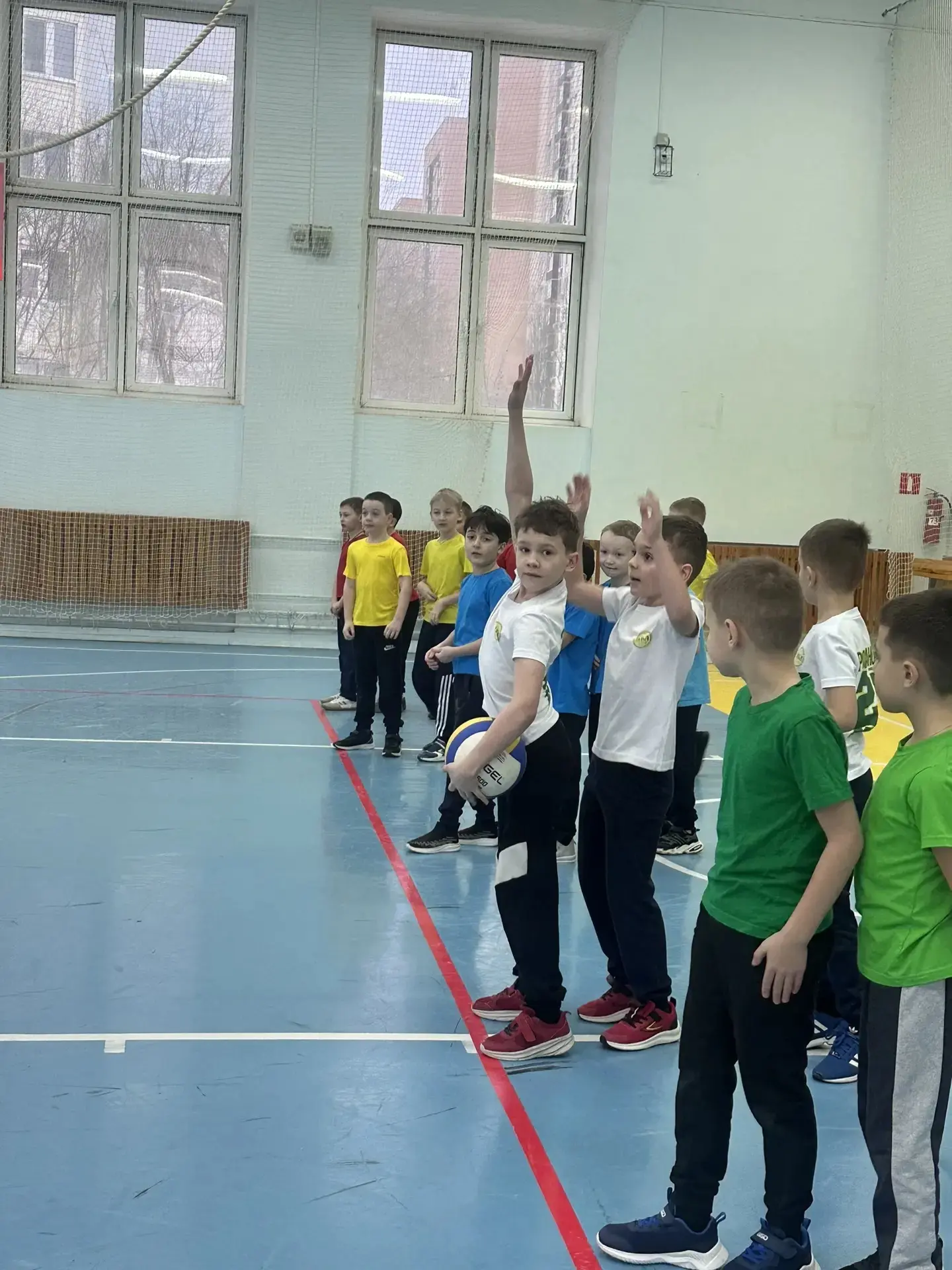 20 февраля в преддверии празднования Дня защитника Отечества среди учащихся 2-4 классов прошли «Весе