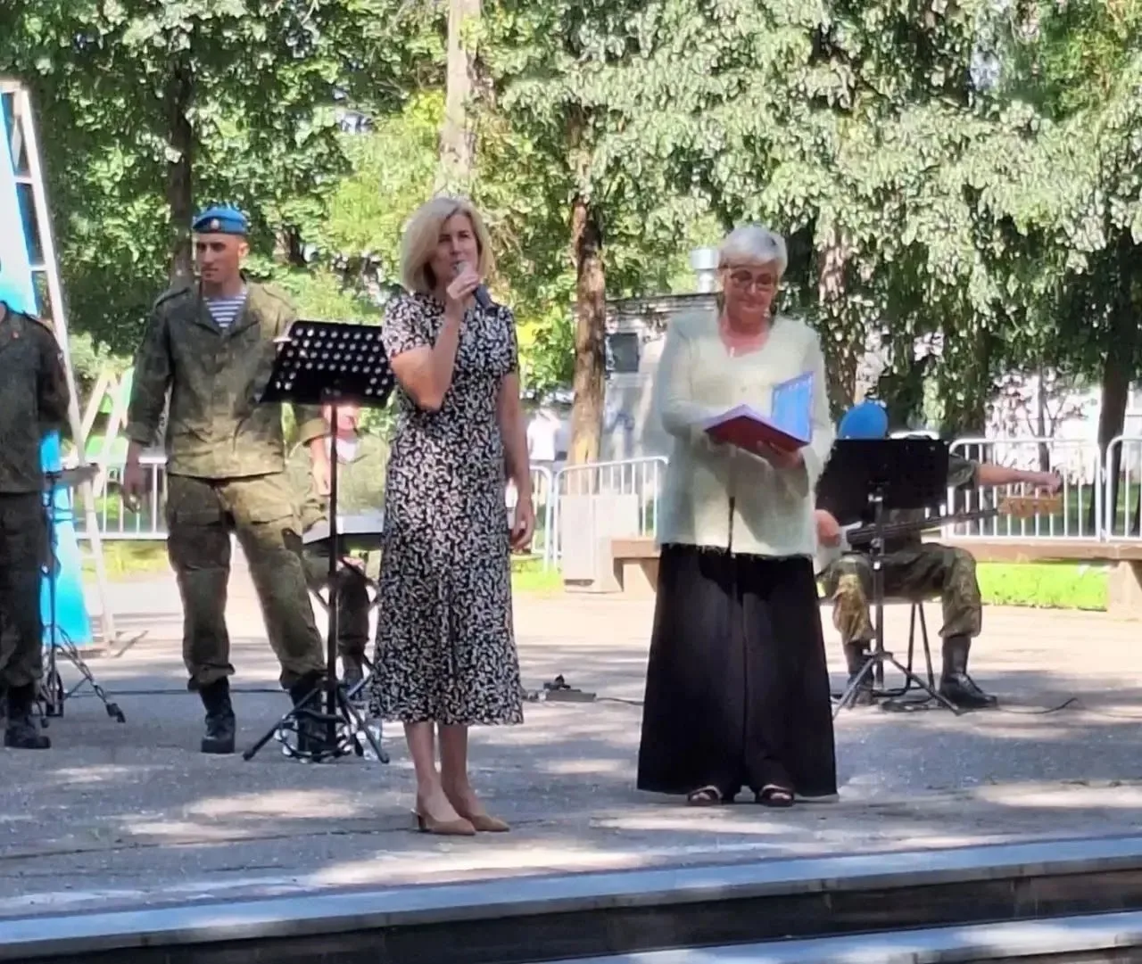 🇷🇺В часть празднования дня города Пскова в сквере Дома офицеров с тёплыми словами поздравлений к с