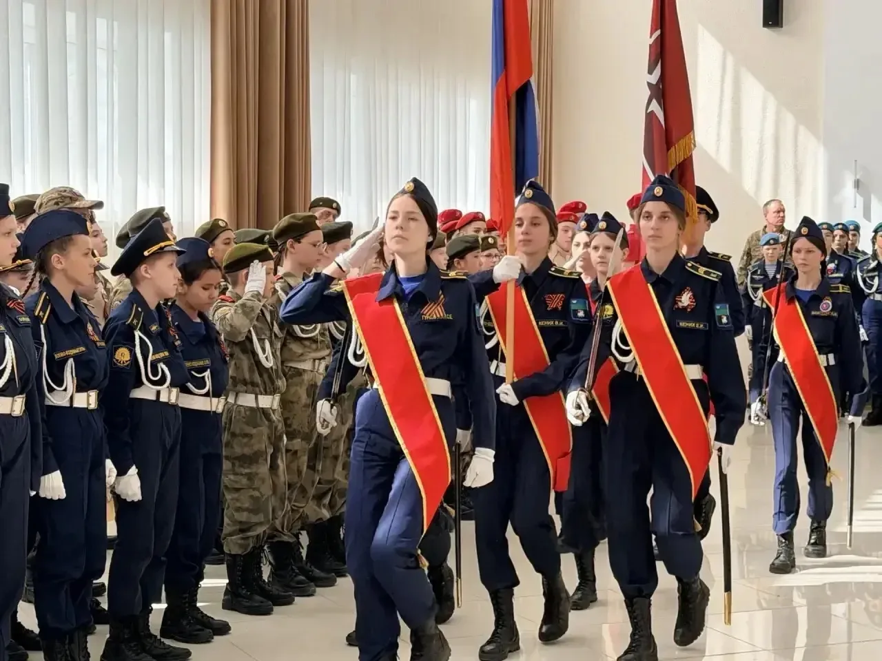 Школьников Нягани посвятили в юнармейцы! Для них этот день стал важным этапом — ребята официально вс