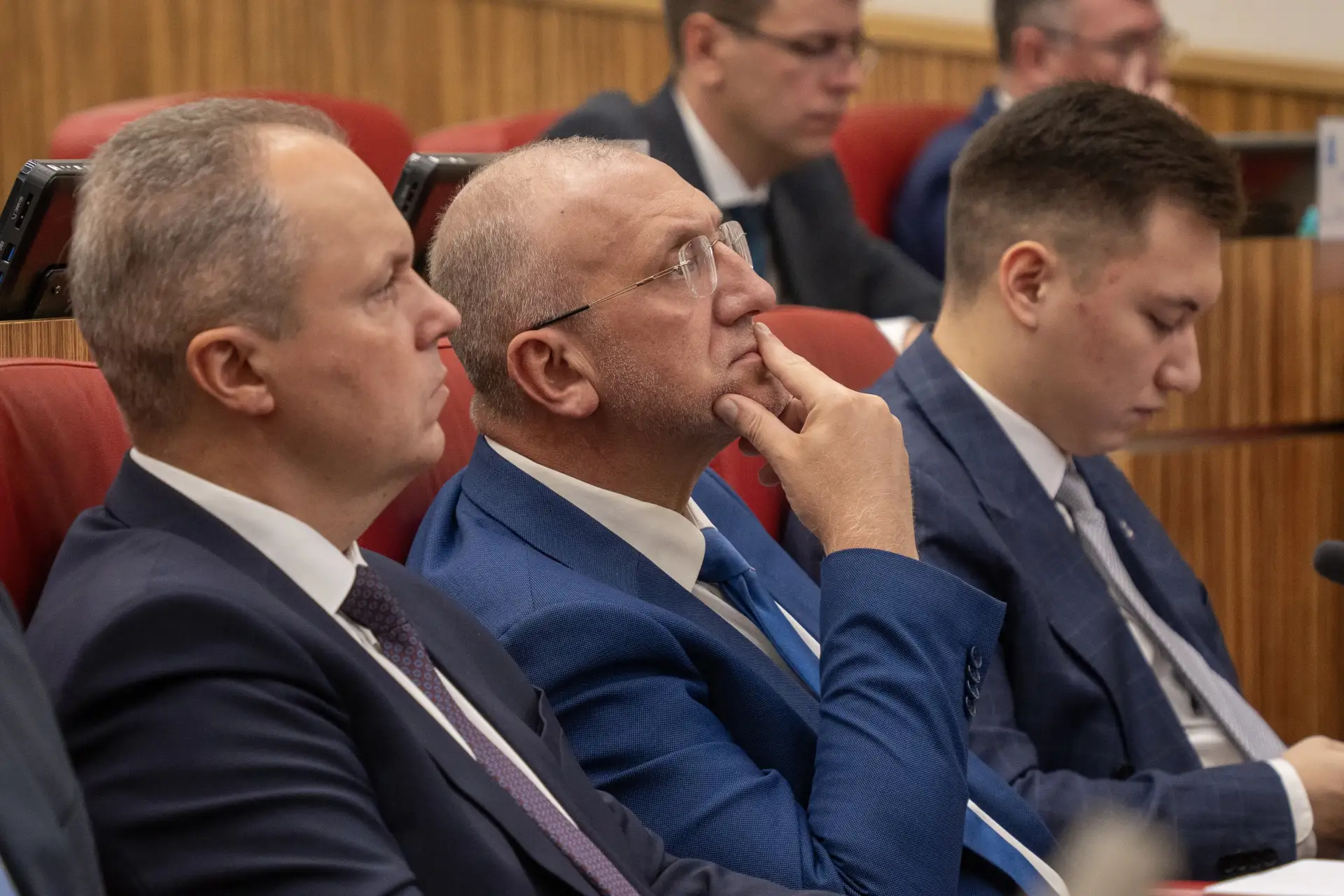 Сегодня состоялось очередное заседание Законодательного Собрания Ямала. Приняли ряд важ...