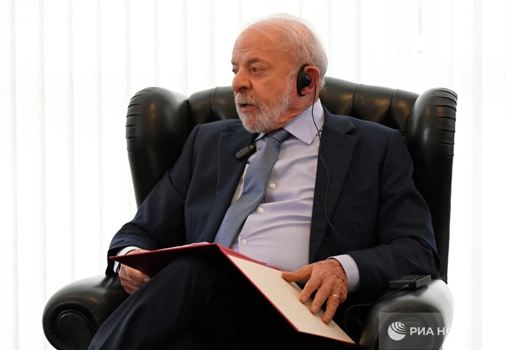 Киев попросил главу Бразилии стать посредником на переговорах с Россией, пишут СМИ. 

Зеленский хоче