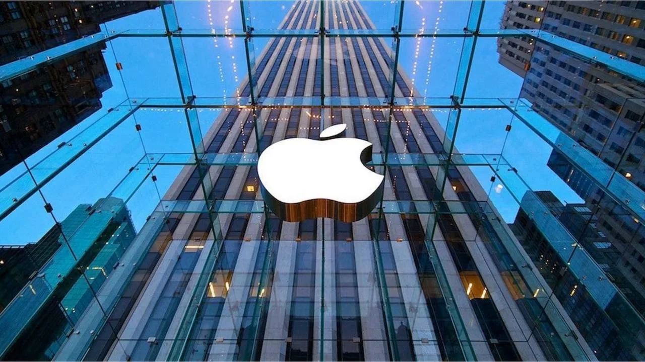 Акции Apple выросли на 5% после публикации отчёта за последний квартал.