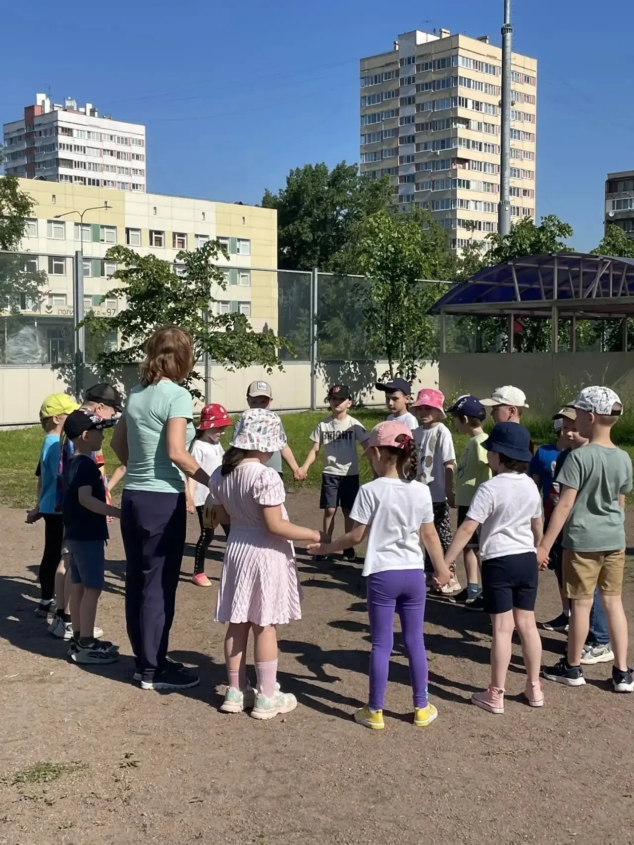 🏃‍♂ 🏃‍♀ Лето = движение = счастье! ☀ 
 
Вот оно, долгожданное лето! И наши непоседы, конечно же, н