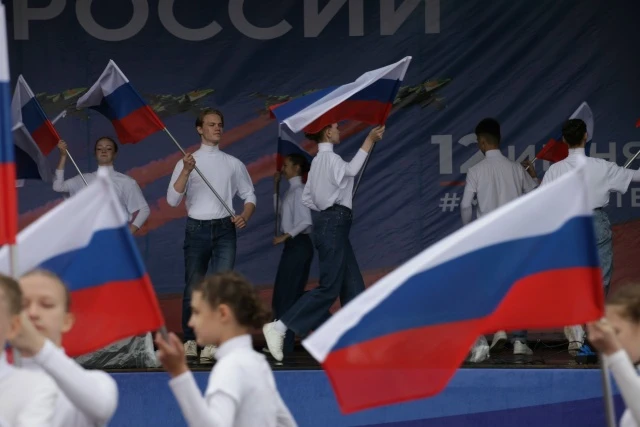 Поздравляем с Днем России! Величие и мощь нашей страны вызывает трепет и уважение. Пусть в душе кажд