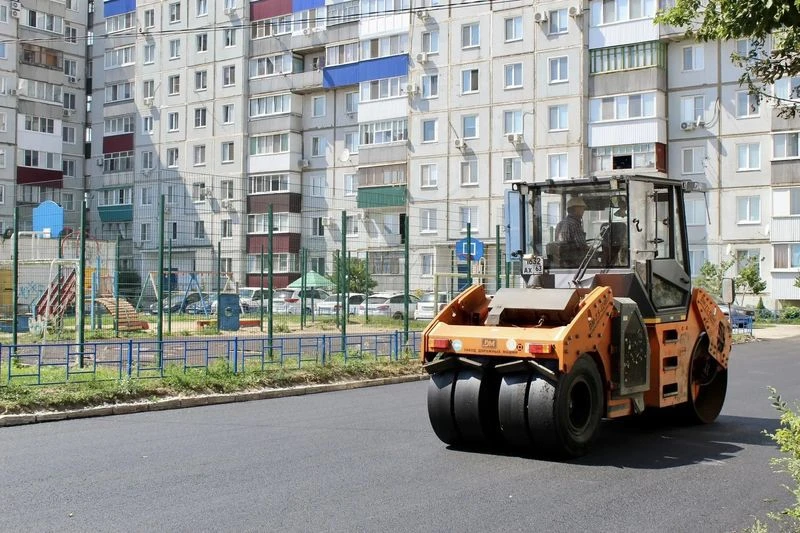В Сызрани, по просьбе жителей, двор получил новую асфальтовую «одежду» 

Двор на улице Урицкого, 10 