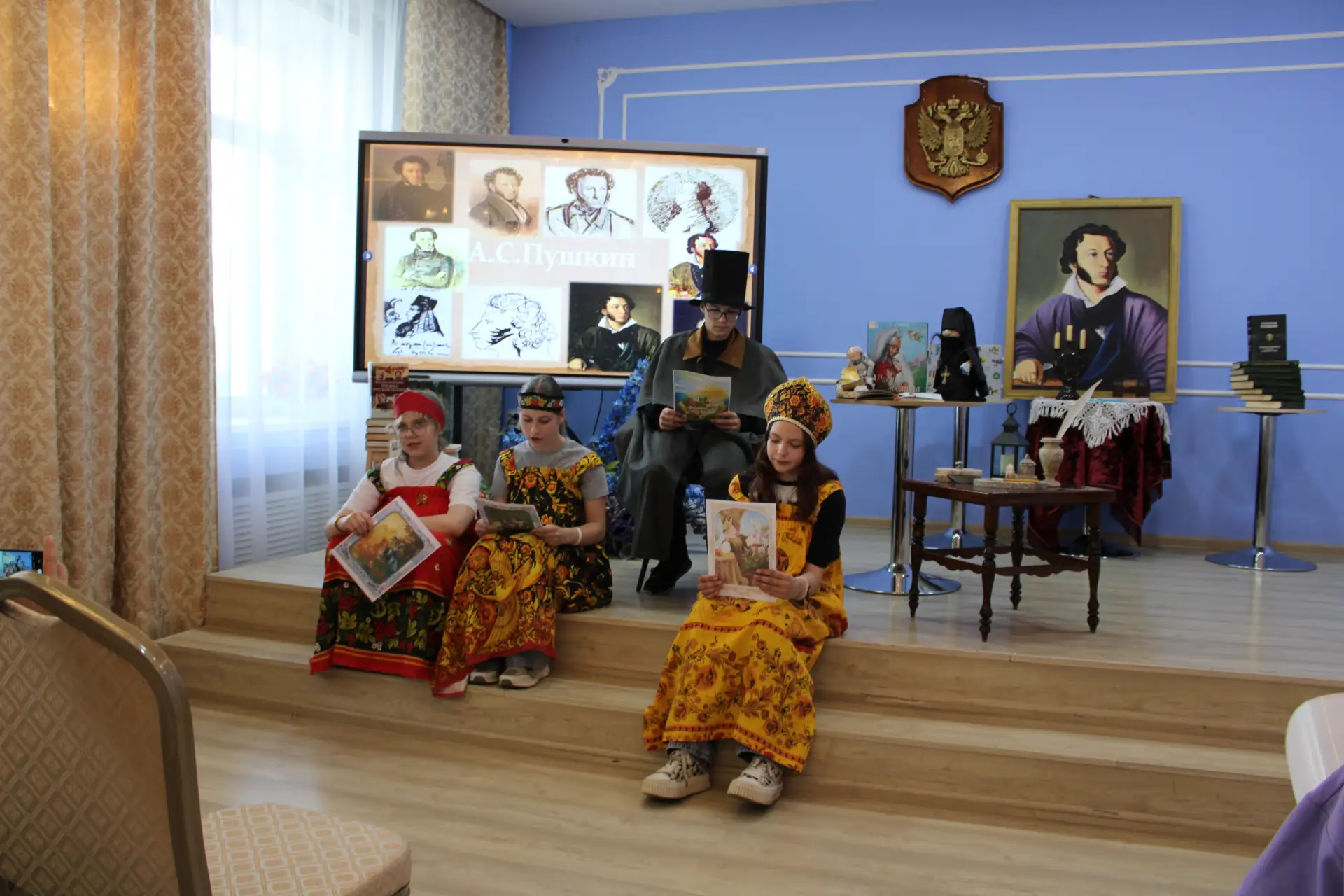 «Учитесь Пушкина читать!» 📖

Сегодня в нашей библиотеке прошла настоящая встреча с классикой. Гости