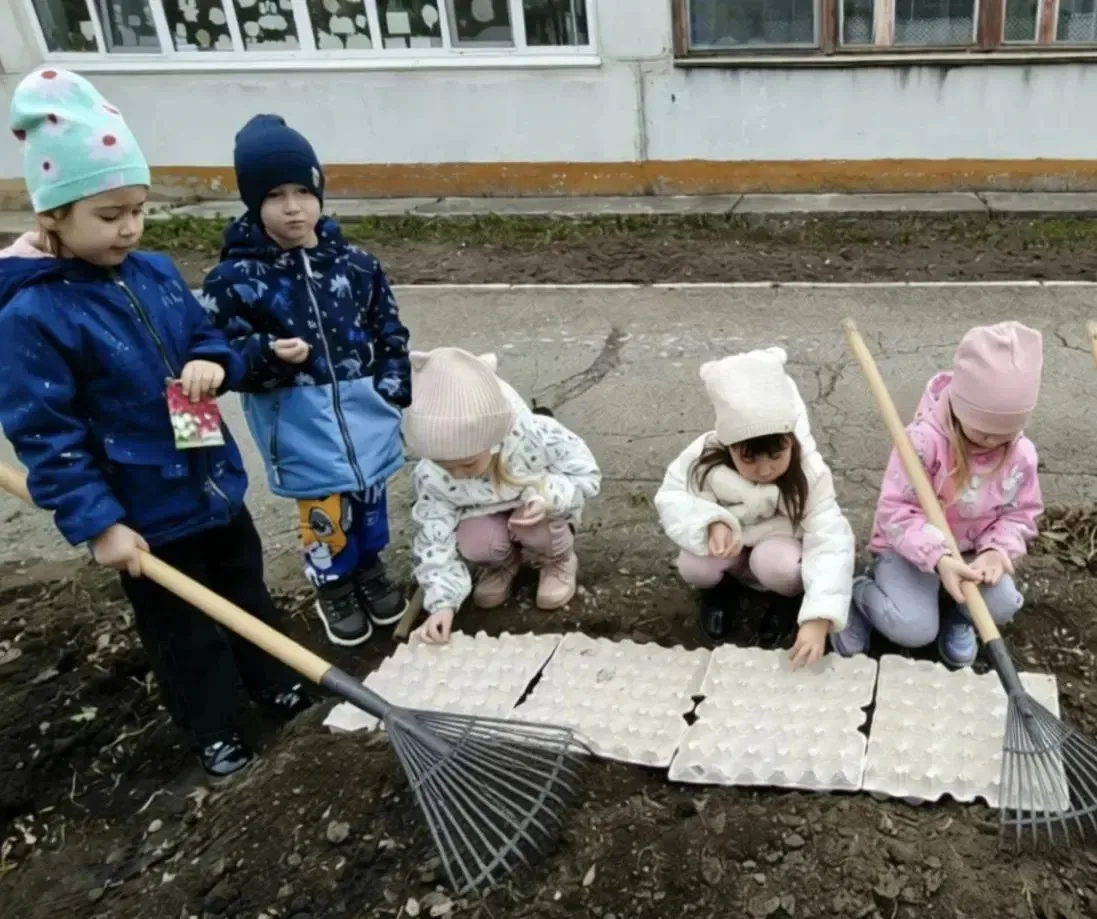 В 12-й группе прошло торжественное и важное мероприятие, приуроченное ко Дню Земли! 🌍✨  Сегодня наши