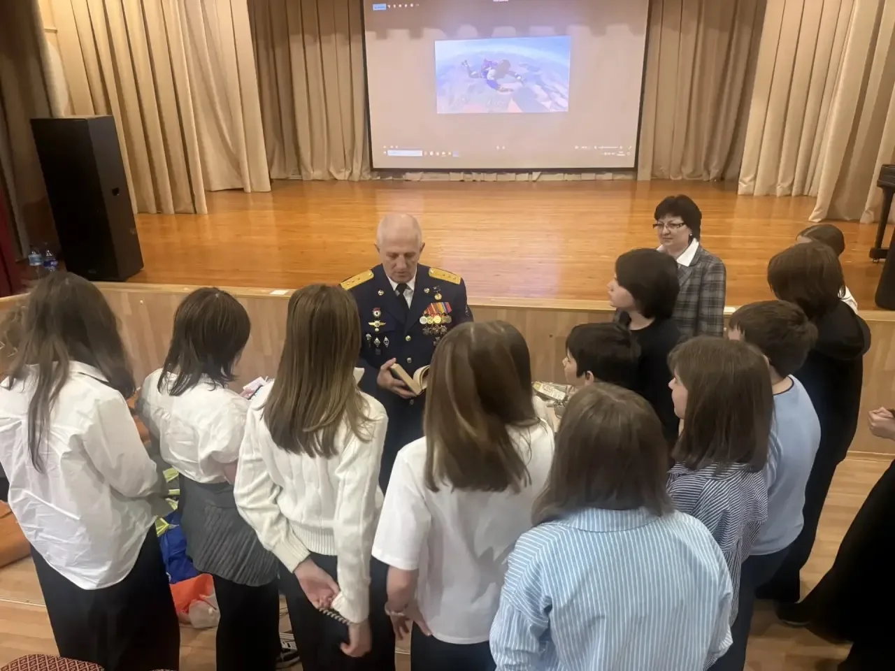 🚀Профессионал своего дела  Сегодня состоялась вторая встреча с вице-президентом федерации парашютног