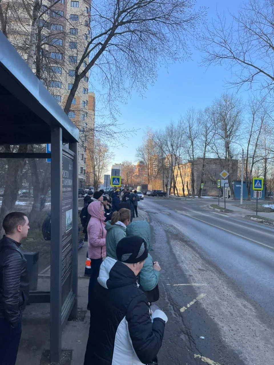 Опять 21 автобус буянит

Вчера люди ждали автобус 21 на остановке техникум 40 минут. Самое главное ч